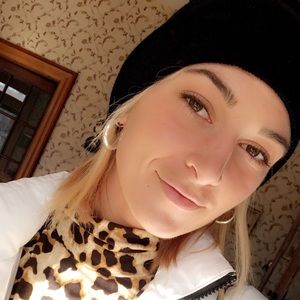 Meet your Posher, Emily